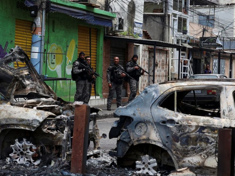 União e estado do Rio firmam acordos para retomar áreas dominadas por facções e proteger vias estratégicas
