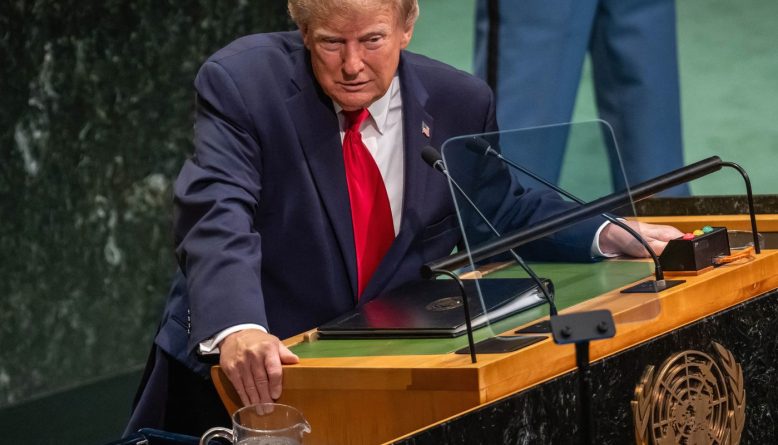 Trump rejeita regulação global da IA e propõe renomear tecnologia como superinteligência