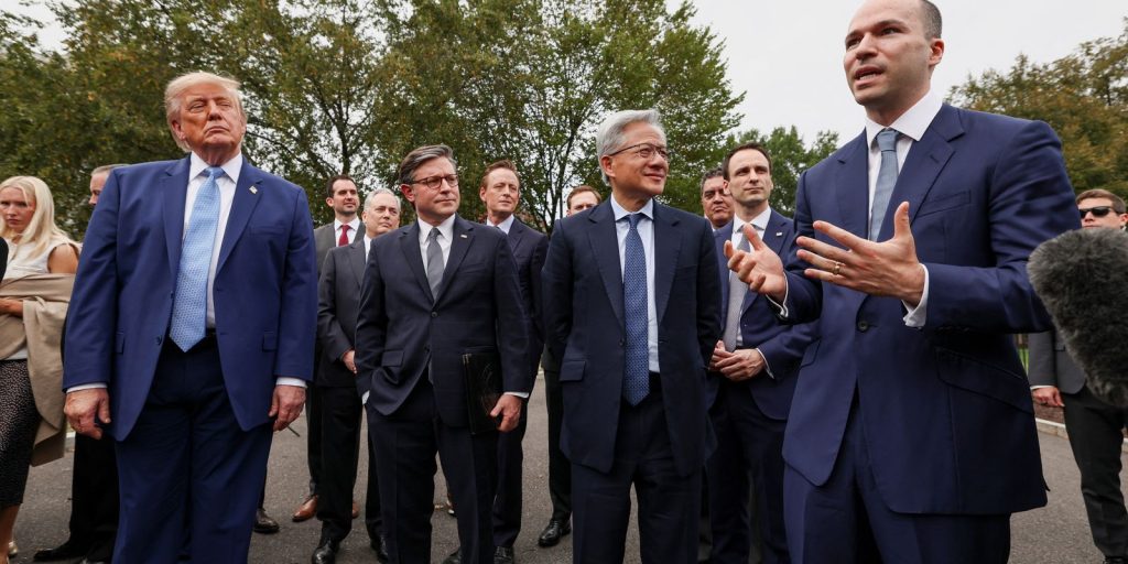 Trump fecha acordo de autorregulação da IA com bigtechs e amplia debate sobre superinteligência