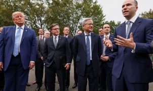 Trump fecha acordo de autorregulação da IA com bigtechs e amplia debate sobre superinteligência