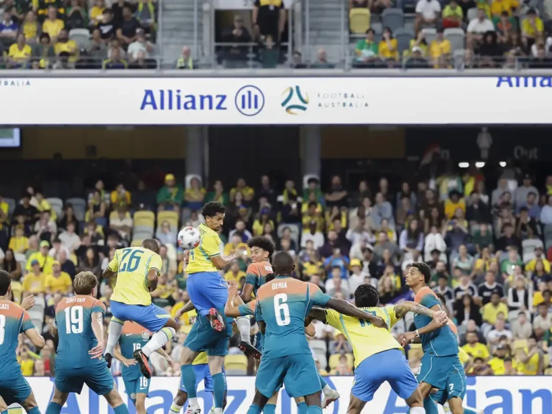 Brasil encara Austrália em Brisbane com time reformulado e duas estreias