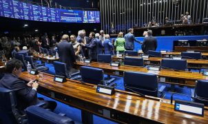 Relator articula rito especial para votar PEC do fim da escala 6x1 no Senado