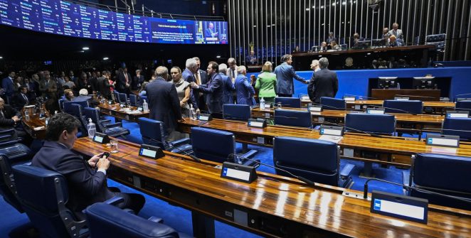 Relator articula rito especial para votar PEC do fim da escala 6x1 no Senado