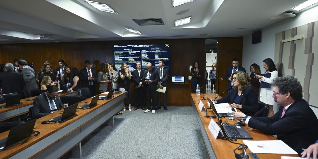 Comissão mista aprova MP que zera imposto de 20% sobre compras internacionais de até US$ 50