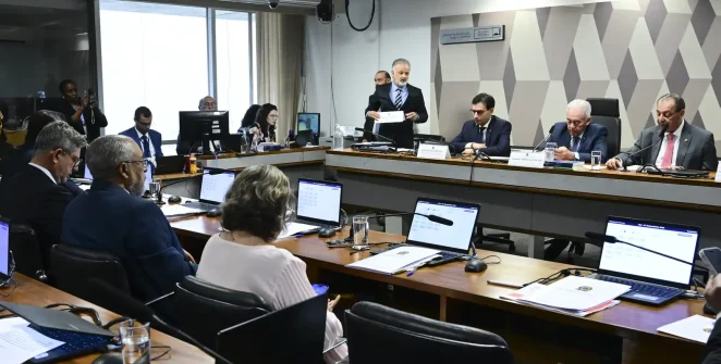 Senado aprova em comissão proposta que extingue jornada 6x1