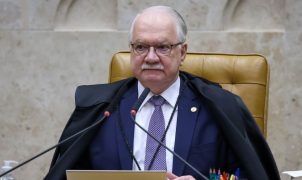 Fachin suspende afastamento de diretores da PF e critica guerra de decisões no STF