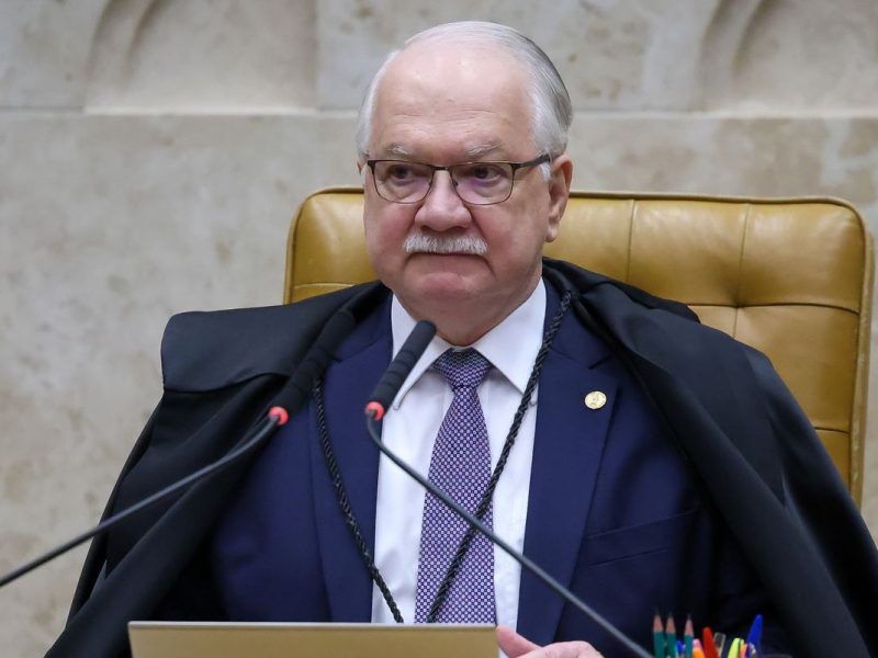 Fachin suspende afastamento de diretores da PF e critica guerra de decisões no STF