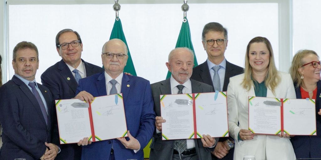 Lula sanciona leis que criam fundos para Justiça Federal, MPU e DPU