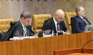 Moraes acusa Mendonça de pedir inclusão de seu nome em delação de Vorcaro em sessão tumultuada no STF