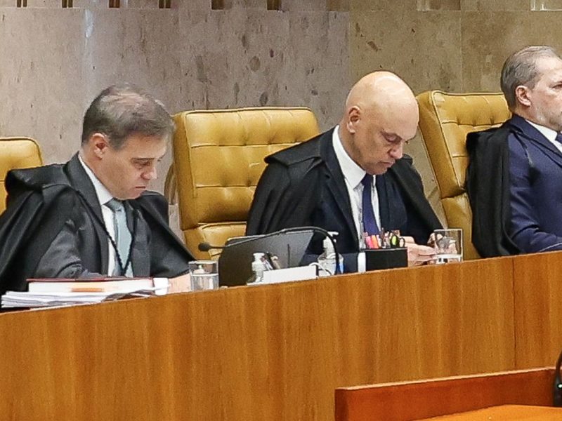 Moraes acusa Mendonça de pedir inclusão de seu nome em delação de Vorcaro em sessão tumultuada no STF