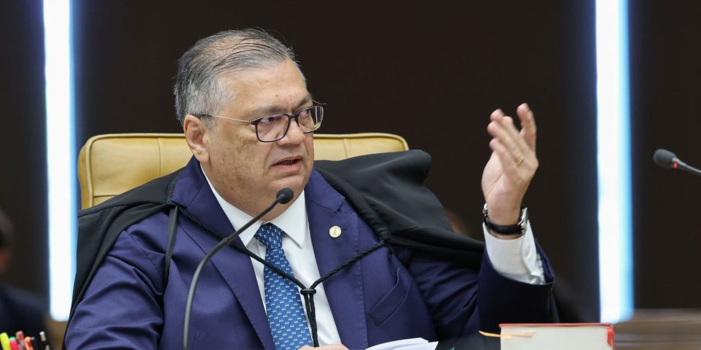 Dino e Zanin defendem julgamento conjunto de Moraes e Mendonça no STF