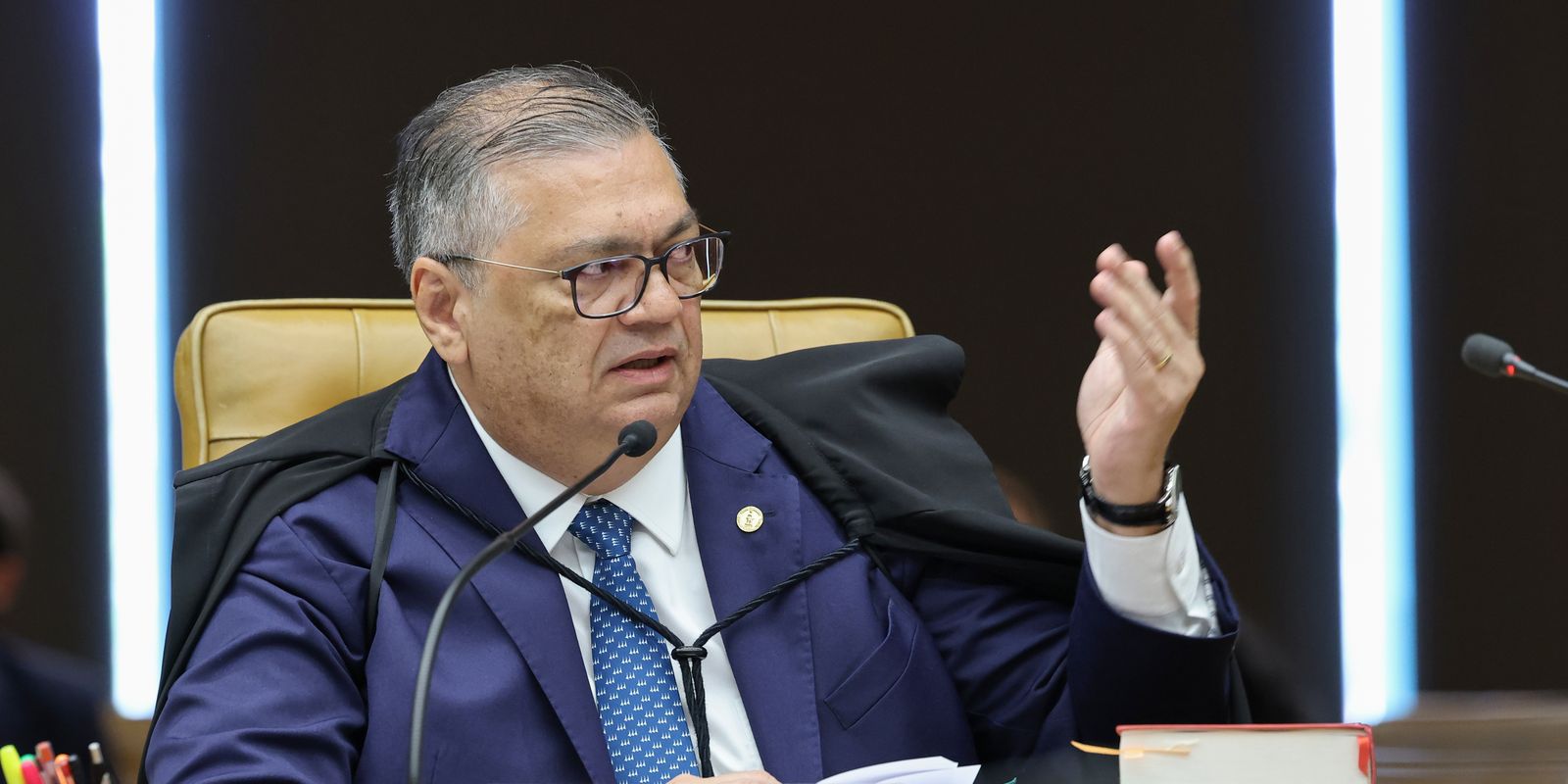 Dino e Zanin defendem julgamento conjunto de Moraes e Mendonça no STF