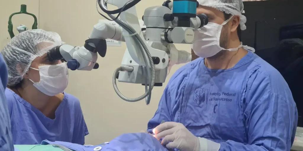 Fila por transplante de córnea cresce 24% em seis meses e chega a 37,7 mil pessoas no Brasil