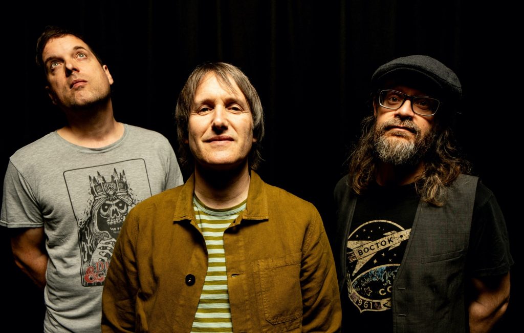 Ash lança Bittersweet Blue, música perdida há 30 anos, antes de reedição de 1977