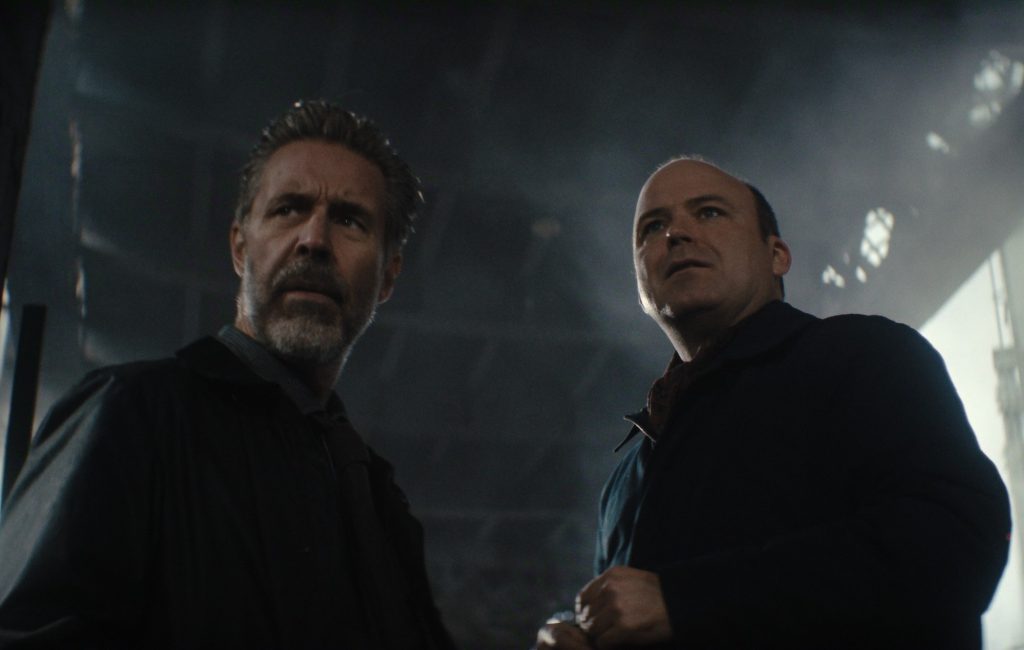 Charlie Brooker anuncia Blackmere, série policial com Paddy Considine e Lena Headey