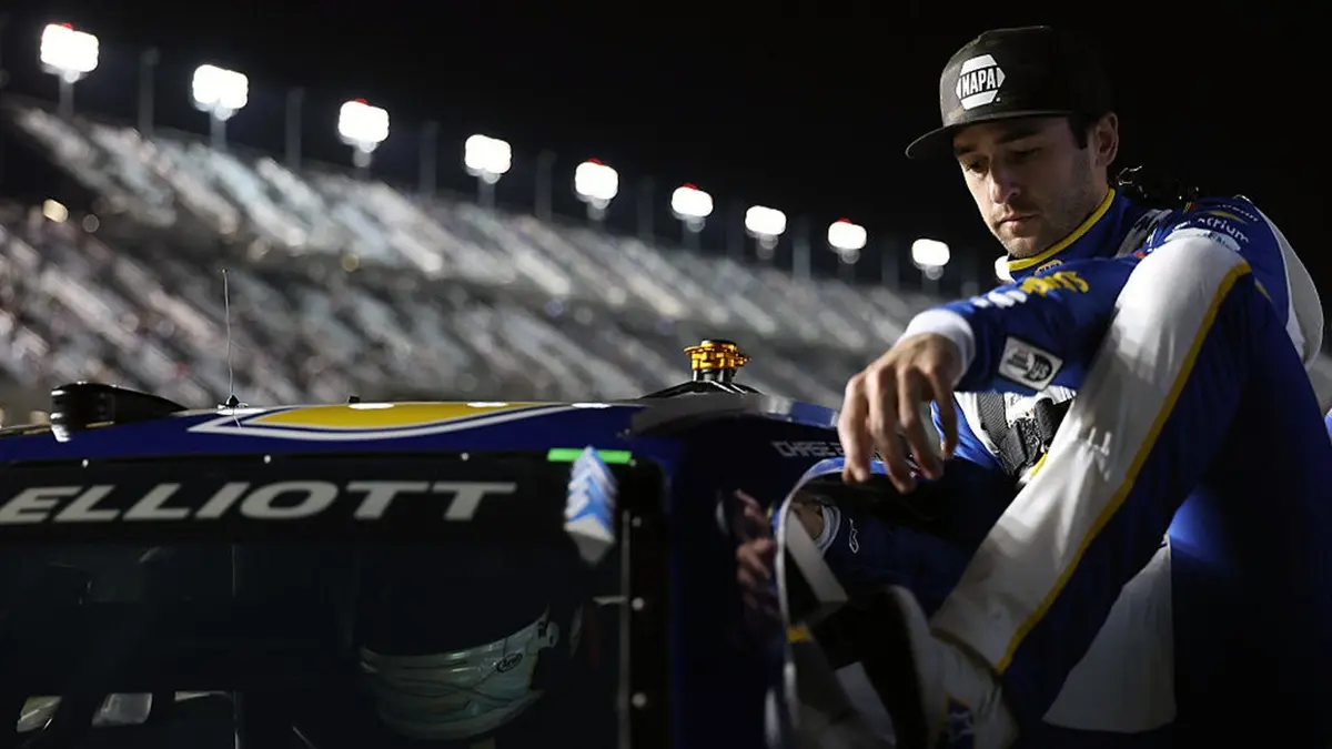 Chase Elliott enters his No. 9 NAPA Auto Parts Chevrolet during NASCAR Cup Series Daytona 500 qualifying.