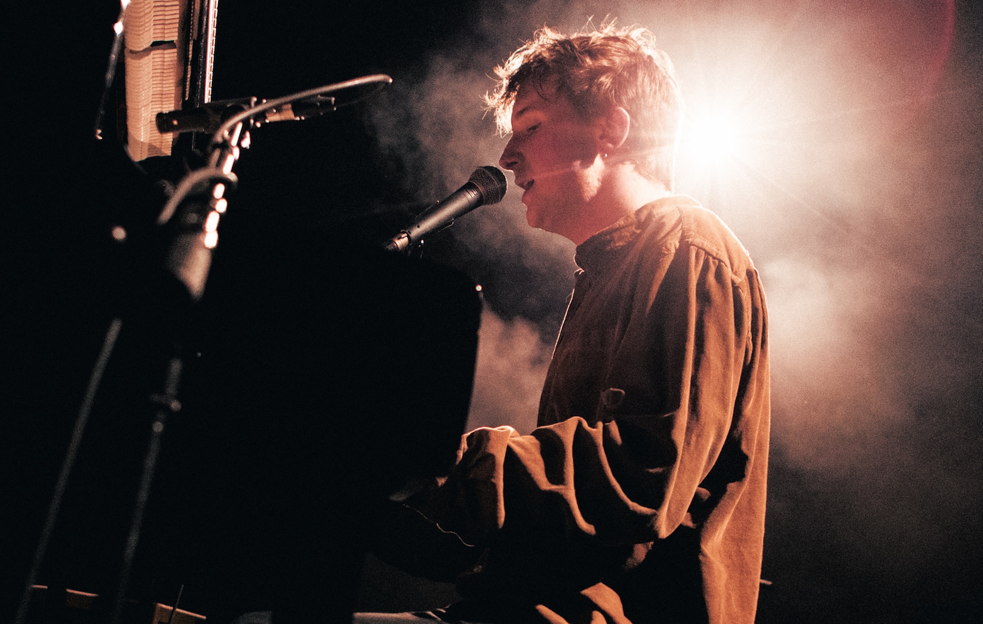 Dove Ellis anuncia álbum ao vivo gravado no Alexandra Palace Theatre