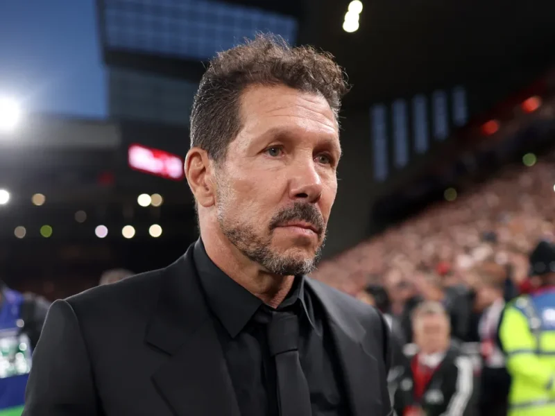 Simeone diz que Barcelona joga outro esporte e coloca time de Flick acima dos rivais na briga pelo título