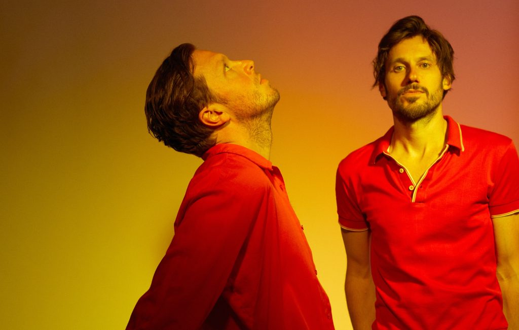 Friendly Fires anuncia quarto álbum, Dig Deeper, e divulga single Magnetic