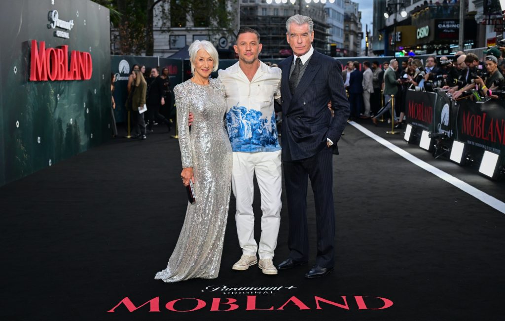 Pierce Brosnan e Helen Mirren defendem Tom Hardy e dizem ter sido pegos de surpresa por rumores