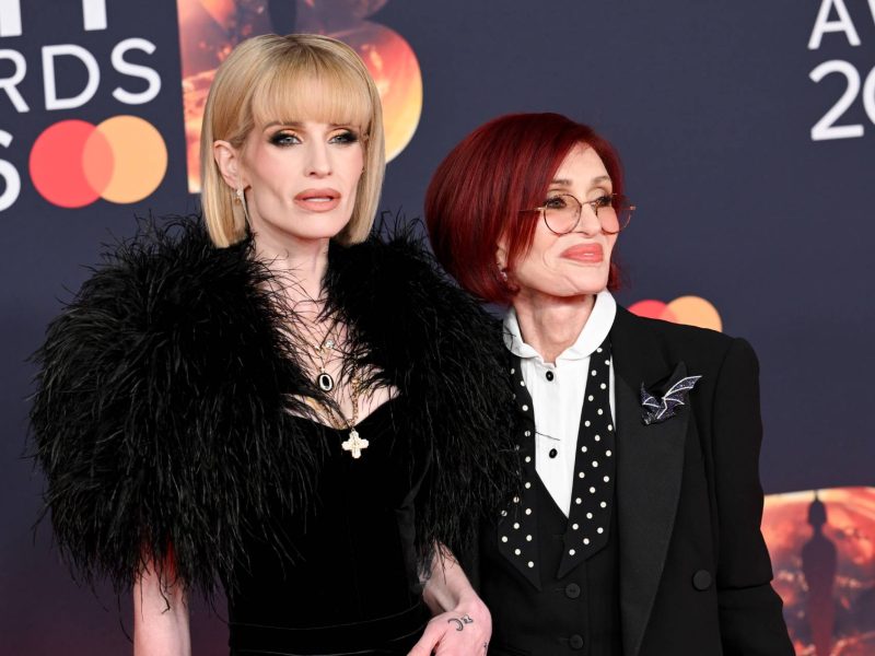 Kelly Osbourne se distancia das opiniões políticas da mãe, Sharon: Não concordo com ela