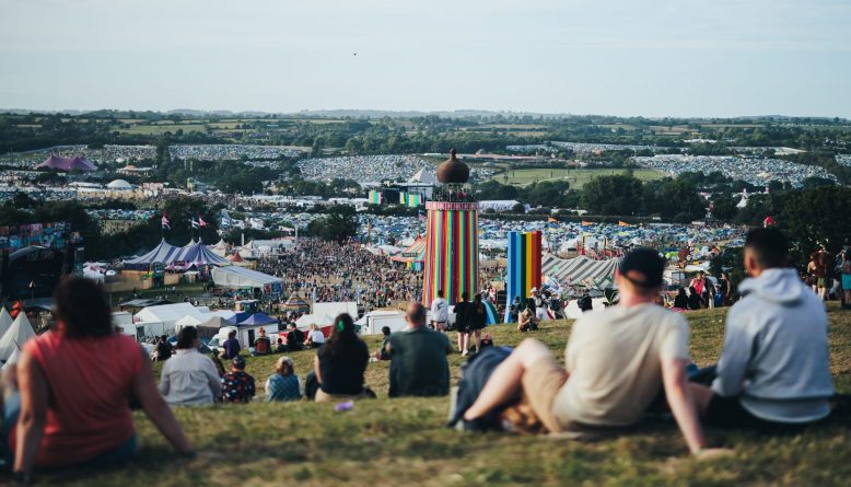 Glastonbury 2027: venda de ingressos começa em outubro; festival retorna após ano de pausa