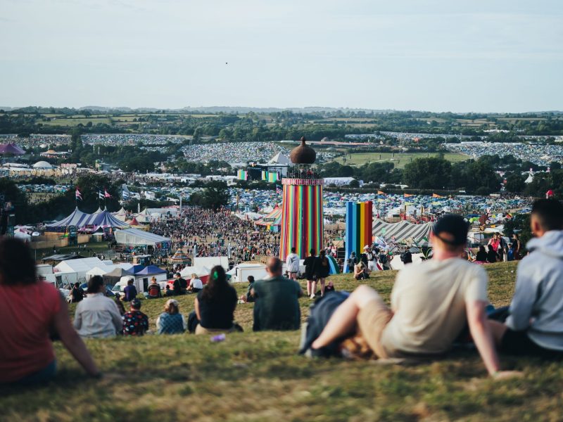 Glastonbury 2027: venda de ingressos começa em outubro; festival retorna após ano de pausa