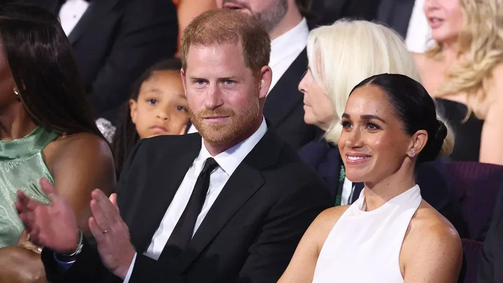 Especialistas veem contradição na volta de Harry ao Reino Unido e cobram reaproximação com William