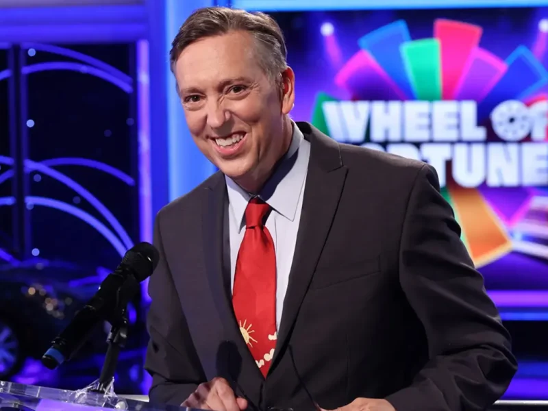 Locutor de Wheel of Fortune é demitido após incidente em chat de pedofilia durante voo