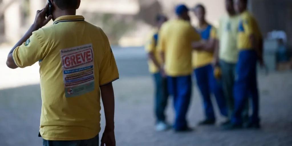 Correios param em greve nacional por tempo indeterminado após impasse sobre plano de saúde