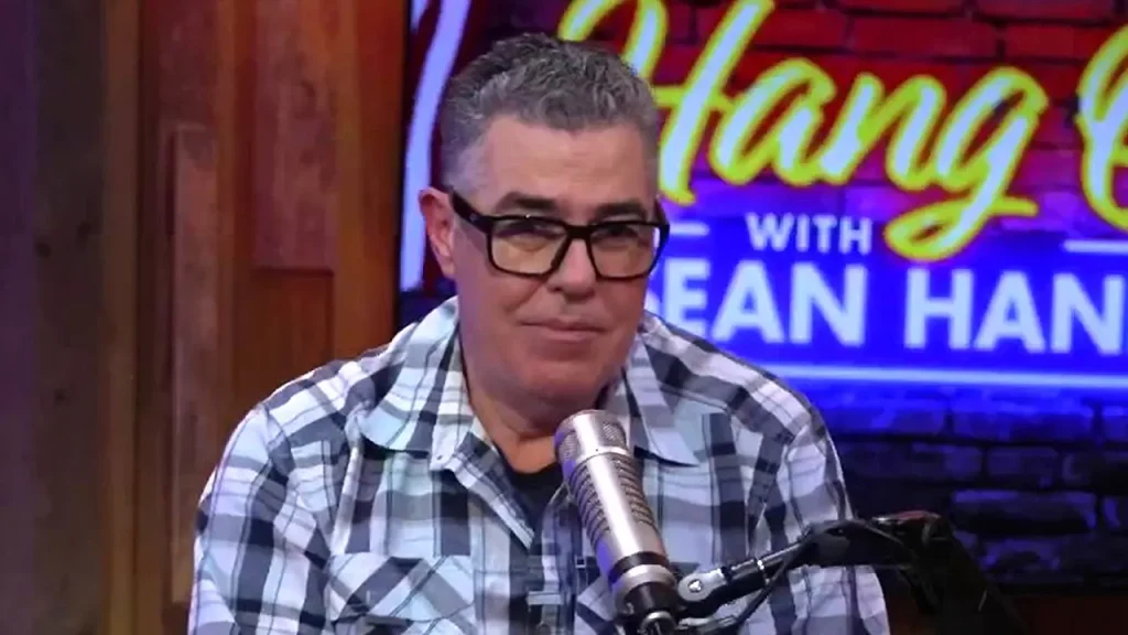 Adam Carolla: Saem de Los Angeles e, quando perguntamos para onde vão, respondem: para qualquer lugar
