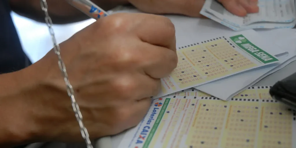 Mega-Sena acumula e prêmio chega a R$ 41 milhões; veja as dezenas sorteadas
