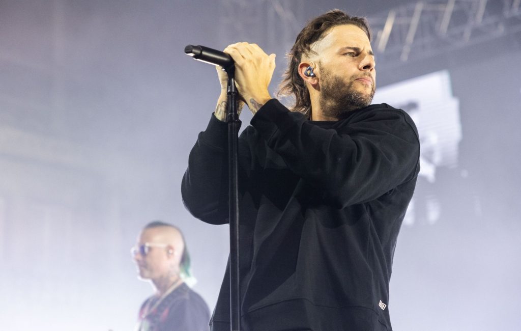 Mulher é presa após roubar e bater ambulância em show de Avenged Sevenfold e Good Charlotte