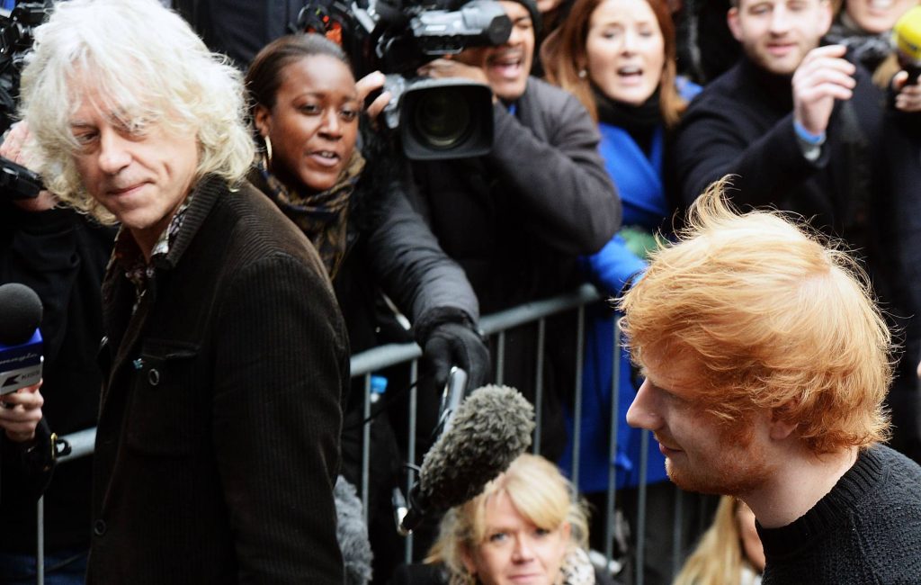 Bob Geldof defende Ed Sheeran em polêmica sobre Macklemore e critica promotores e dono de estádio