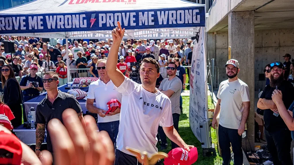 Comediantes criticam piada de Pete Davidson sobre assassinato de Charlie Kirk
