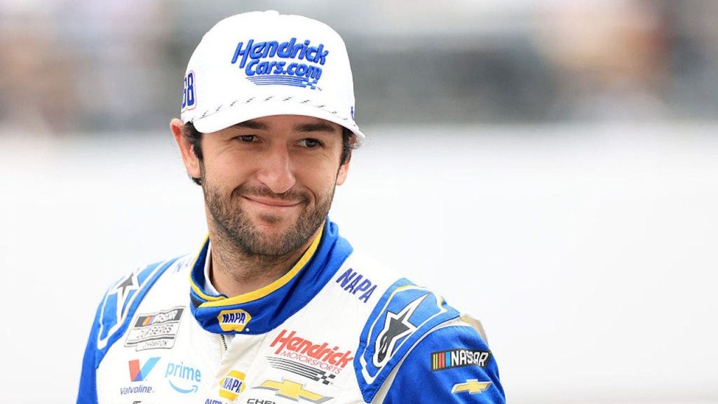 Chase Elliott: temporada da NASCAR pode devorar pilotos sem pausas para recarregar