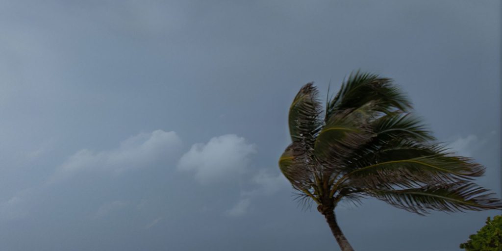 Outubro começa com ciclone extratropical e frente fria sobre o Brasil