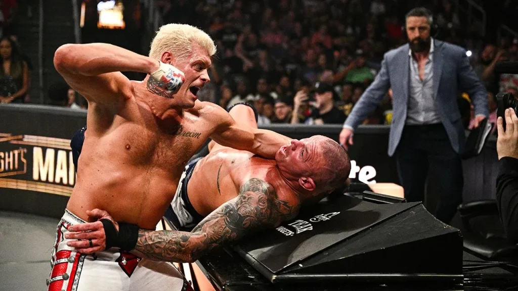 Cody Rhodes enfrenta encruzilhada na WWE após nova derrota para Randy Orton