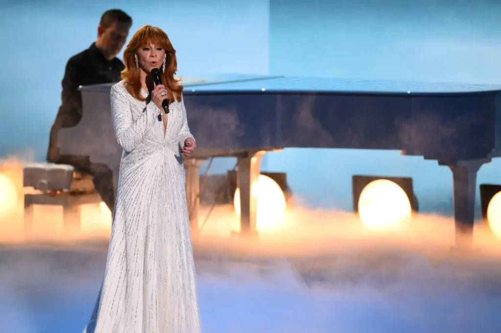 Emmys 2026: Sally Field e Reba McEntire comandam homenagem emocional a Dolly Parton