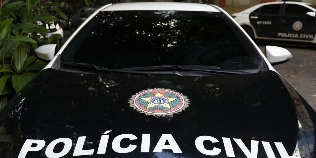 Operação no Rio mira grupo suspeito de vender abortivos pela internet