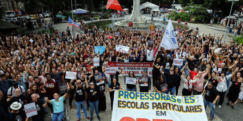 Professores de escolas particulares do Rio paralisam atividades por 24 horas