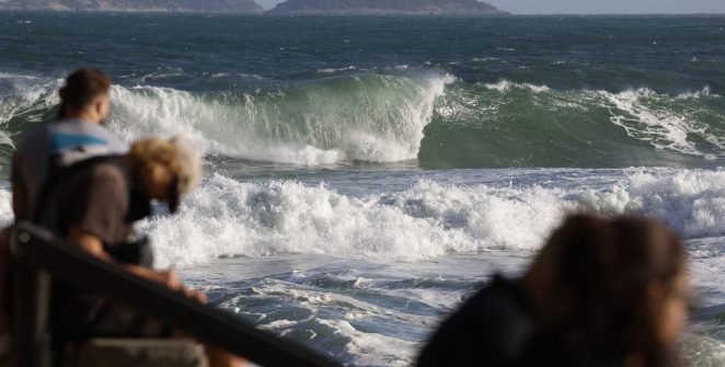 Chuva e ventos fortes marcam o dia no Rio; cidade opera em estágio 2