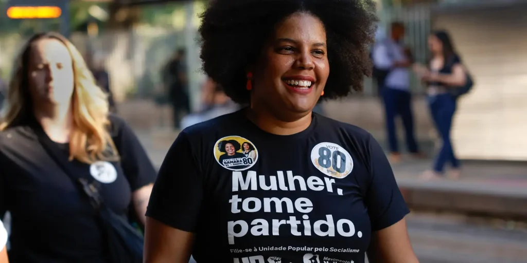 Samara Martins propõe dobrar salário mínimo e estatizar bancos em programa da UP