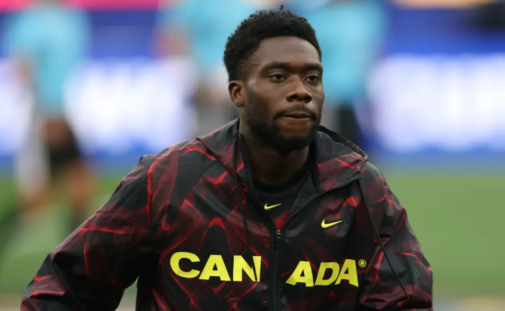 Alphonso Davies desfalca o Canadá contra o Chile para realizar lua de mel adiada