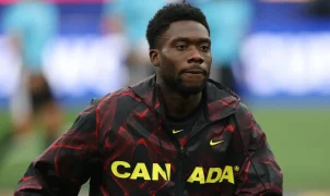 Alphonso Davies desfalca o Canadá contra o Chile para realizar lua de mel adiada