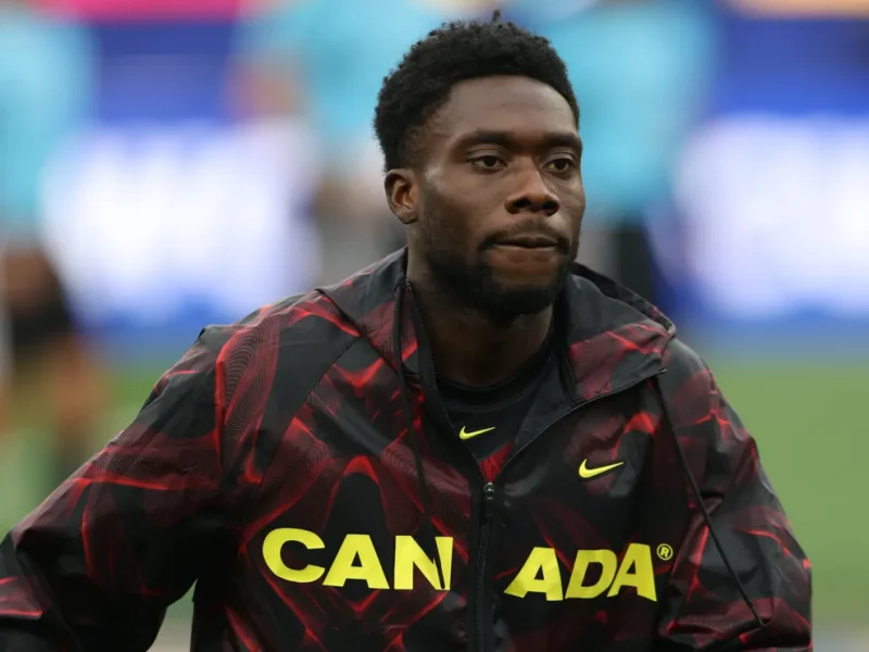 Alphonso Davies desfalca o Canadá contra o Chile para realizar lua de mel adiada