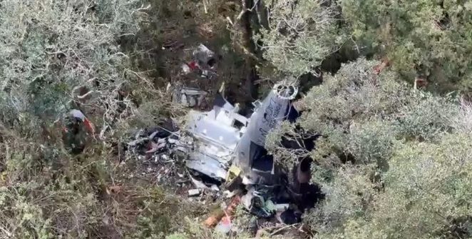 Bombeiros localizam destroços de helicóptero com cantor Rick; não há sobreviventes