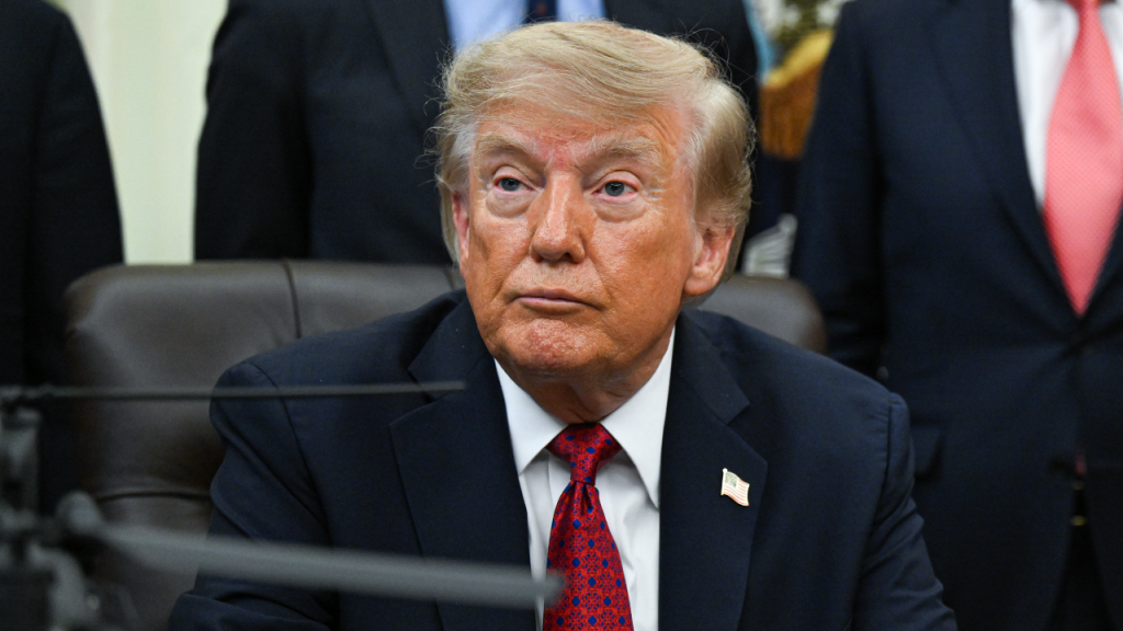 Democratas preparam pacote de investigações contra Trump, família e aliados se vencerem as eleições de meio de mandato