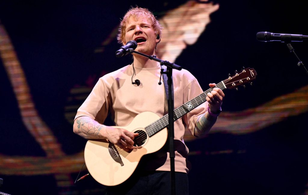Ed Sheeran admite erros em polêmica com Macklemore e diz que pensou em deixar a música