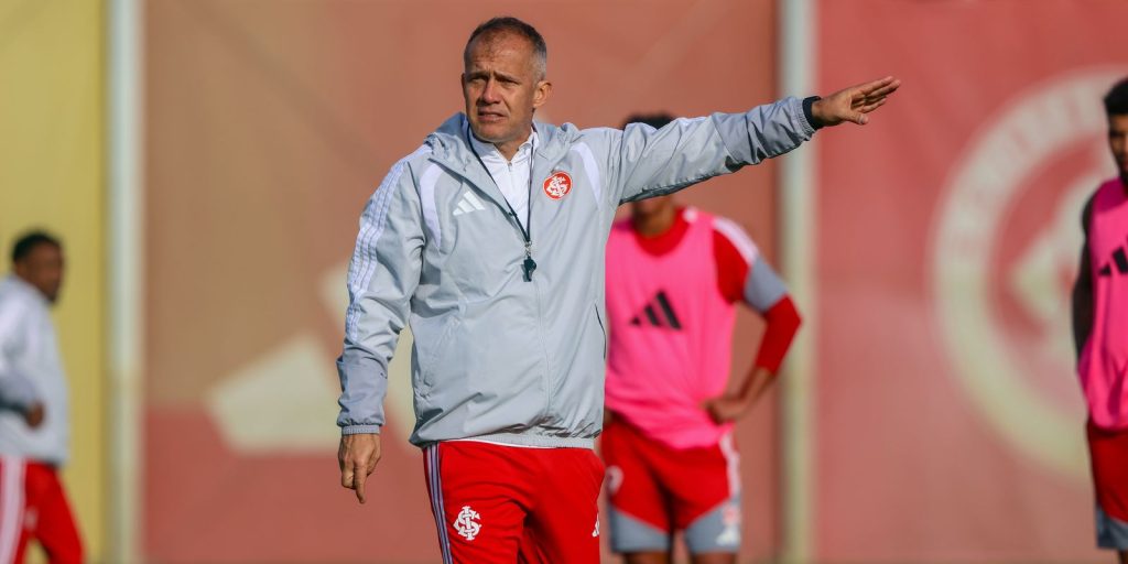 Internacional acerta com Eduardo Baptista para escapar do rebaixamento